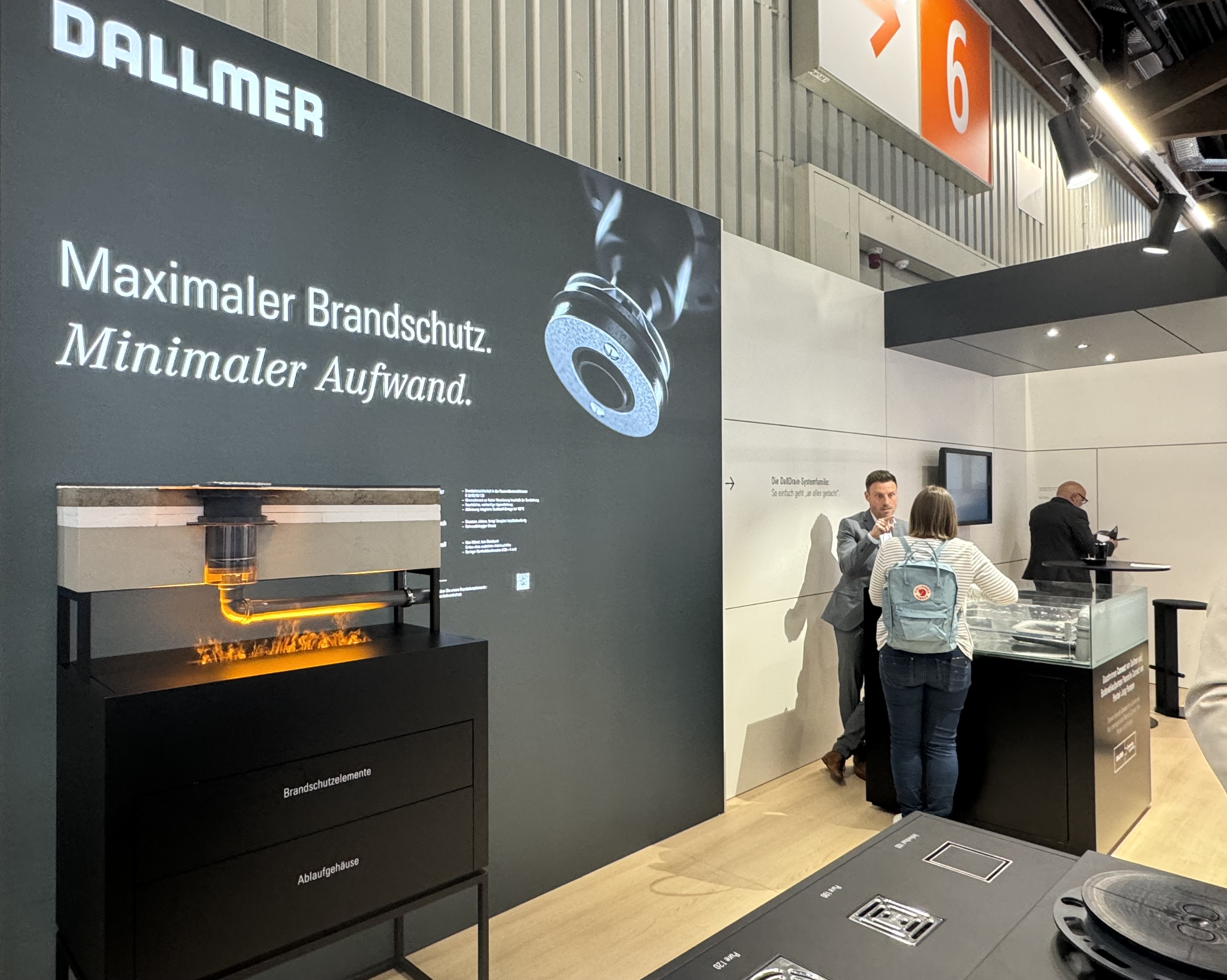 Als erste Neuheit präsentierte Dallmer auf der IFH die neuen Dallmer Brandschutzelemente.  Foto: Dallmer GmbH + Co. KG